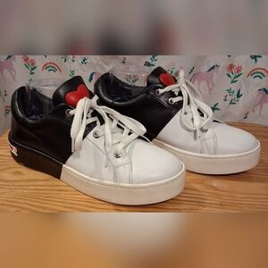 EUC Love Moschino Black & White Leather Colorblock Casual Heart Sneaker SZ 8.5